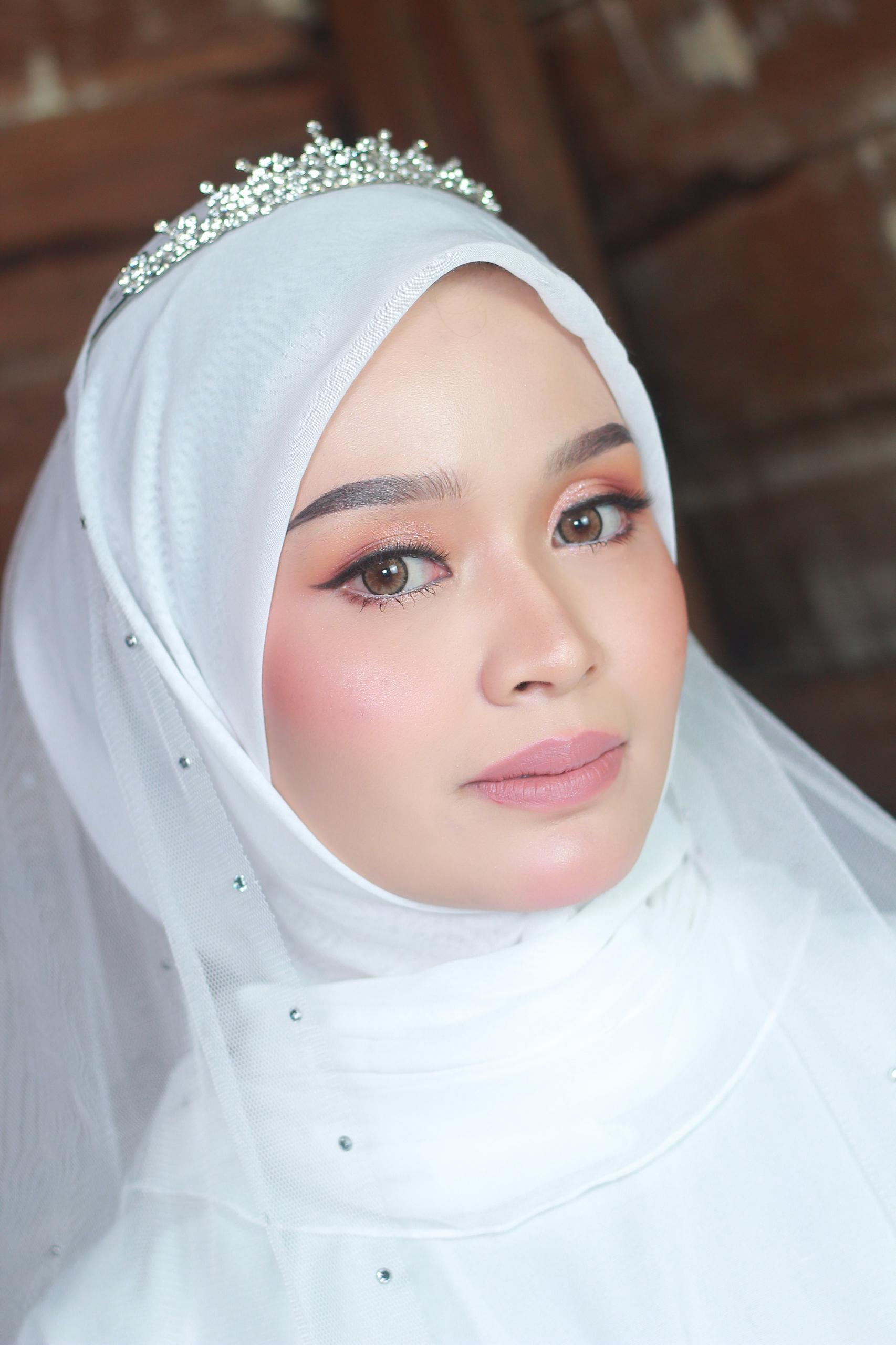 Solekan nikah lembut dan kemas